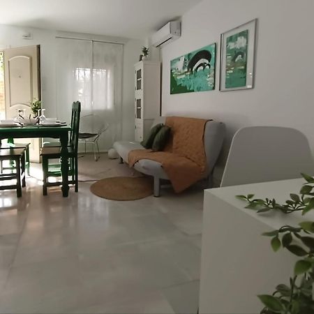 Nao Victoria Apartment Gelves Bagian luar foto